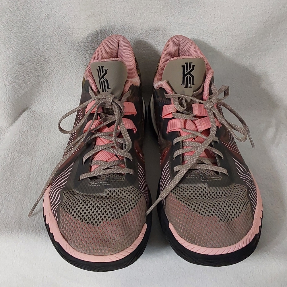Nike Kyrie Flytrap V Moon Fossil Gaze Men's 9.5 Basketball Shoes GUC